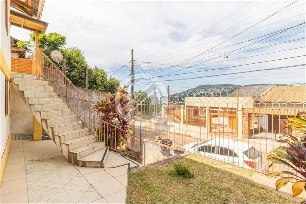 Imagem Para a família que curte e deseja uma casa ampla, com jardim, pátio e tranquilidade peculiar da zo...