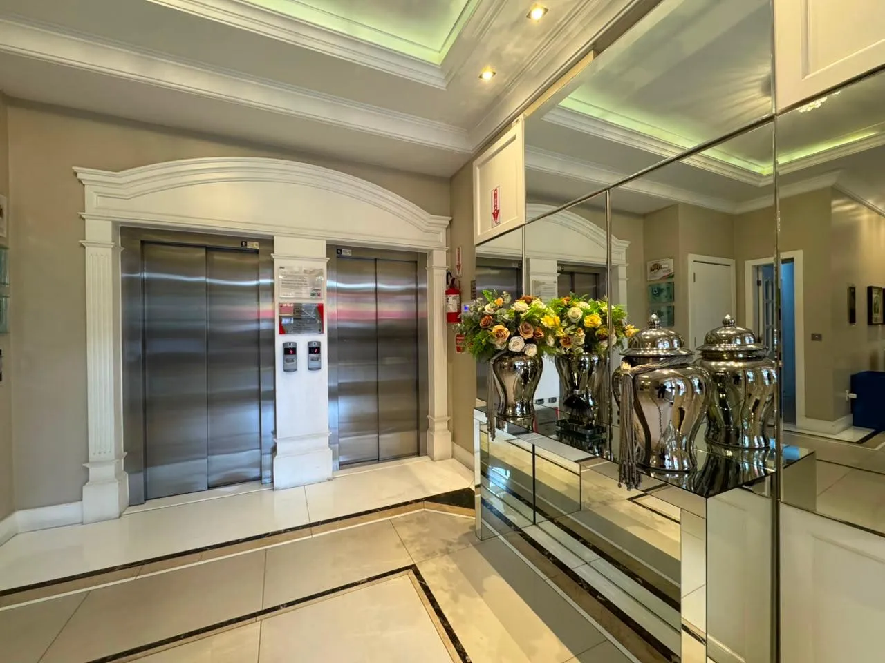 Imagem Apartamento à venda com 180m2 por R$ 2.500.000,00