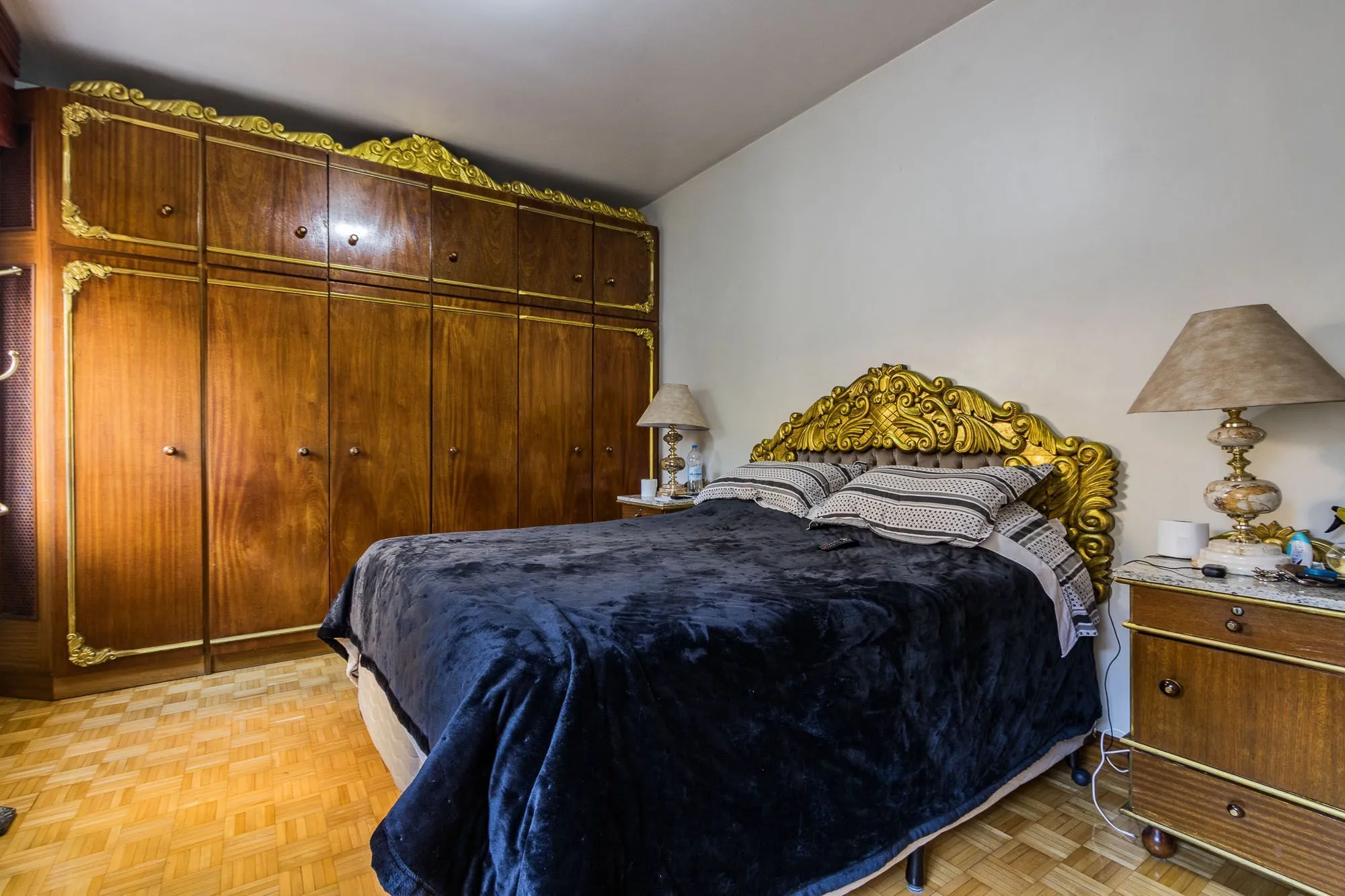 Imagem Apartamento de 3 dormitórios e 133m² à venda em Centro Histórico, Porto Alegre.