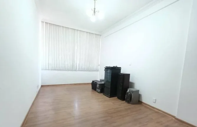 Imagem APARTAMENTO COM 03 QUARTOS, VAGA DE GARAGEM NO CENTRO!!!!!