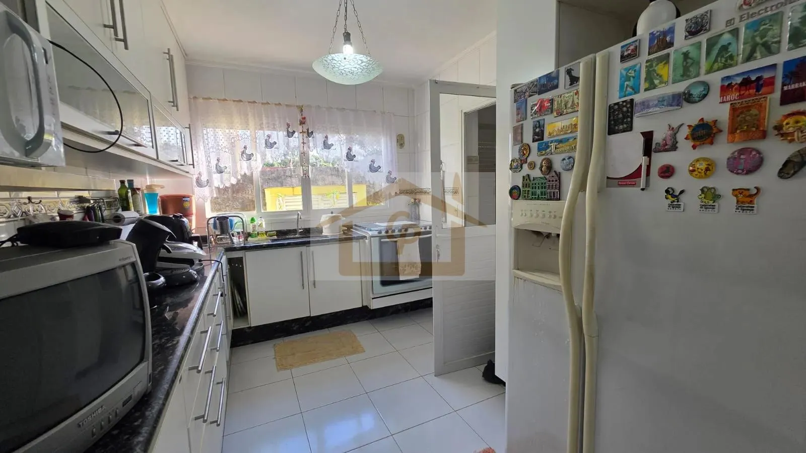 Imagem CASA TÉRREA EM CONDOMÍNIO FECHADO!!! 3 Suítes, 6 vagas *piscina