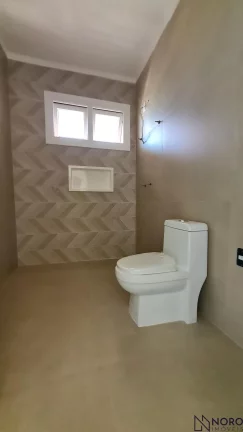 Imagem Casa de 220m² no Condomínio Fechado – Suíte Master, Espaço Gourmet e Amplo Pátio