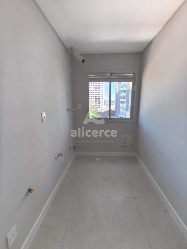 Imagem Apartamento à venda com 2 quartos 1 suíte, 66,23m² em Barreiros São José