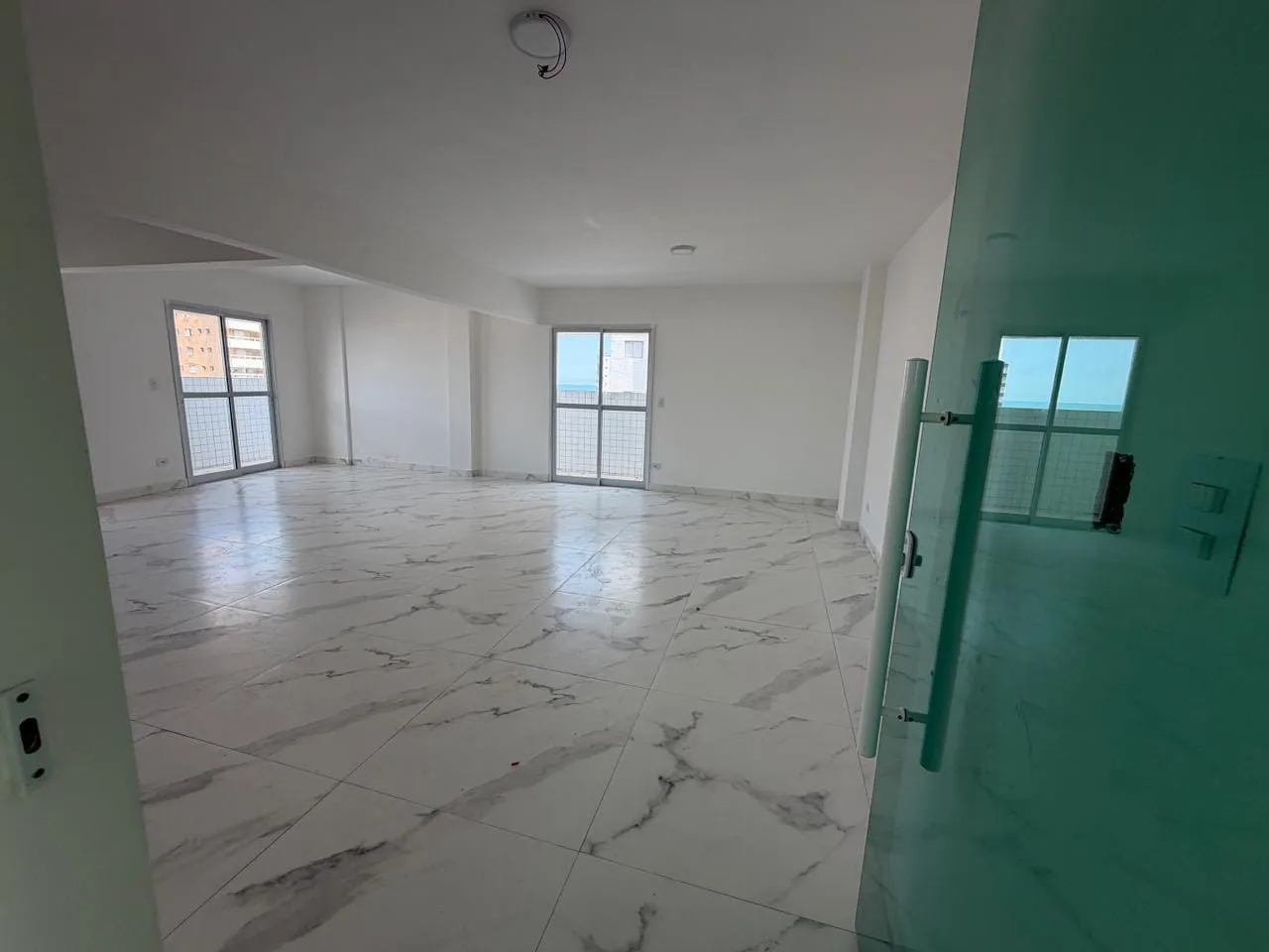Imagem Fantástico Apartamento na Praia Grande - AVIAÇÃO