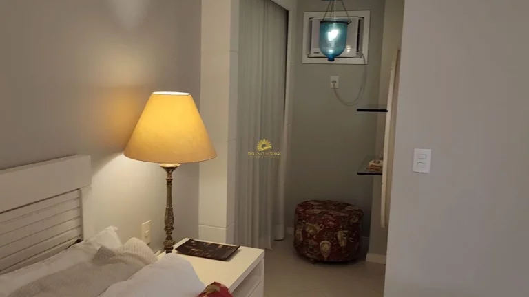 Imagem Apartamento Lateral com Vista Parcial para o Mar

Situado em um dos pontos mais privilegiados da Ens...