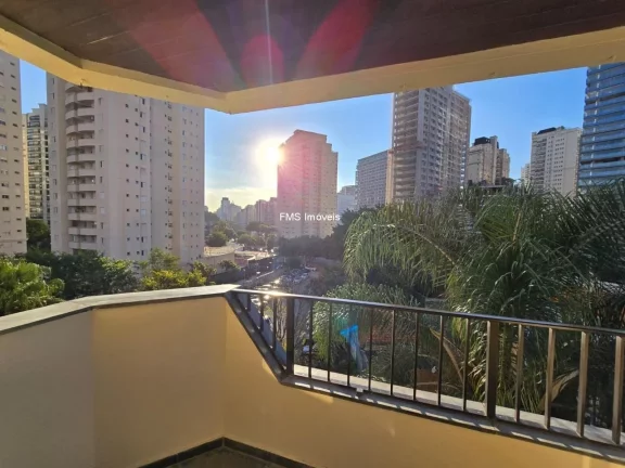 Imagem Apartamento à venda em Moema, com 3 quartos sendo1 suíte, 3 banheiros, 2 vagas, 130m² de área.