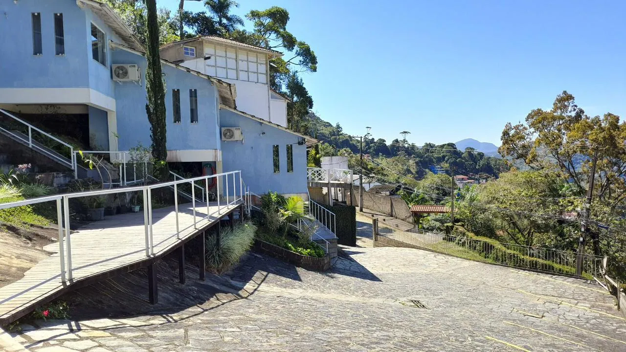Imagem Pousada para Venda em Teresópolis / RJ no bairro Parque do Ingá