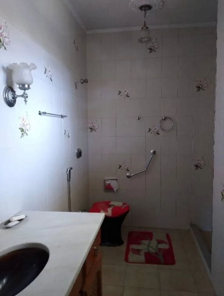 Imagem Casa Ampla no Jardim Carvalho com 4 dormitórios