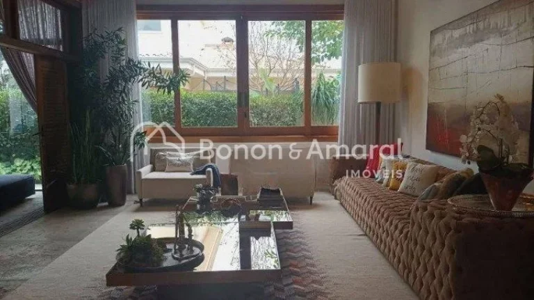 Imagem Linda e espaçosa casa com sala de estar, sala de jantar, cozinha, copa, lavabo, varanda gourmet, ri...