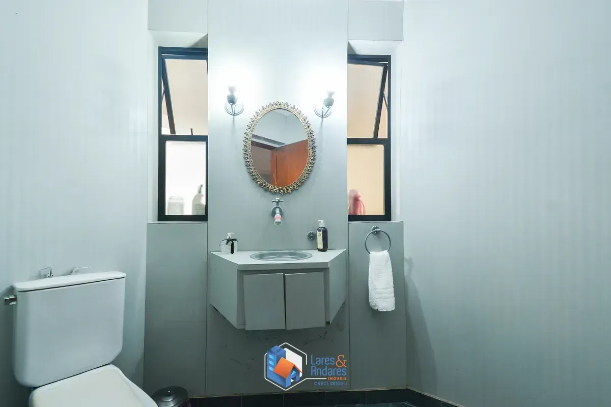 Imagem Sobrado para venda em Vila Monumento com 4 quartos, sendo 2 suítes, 384m²