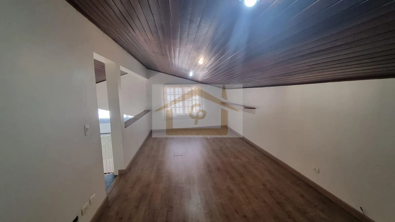 Imagem Conforto, São 3 quartos sendo um suíte, 4 vagas, Escritório independente!