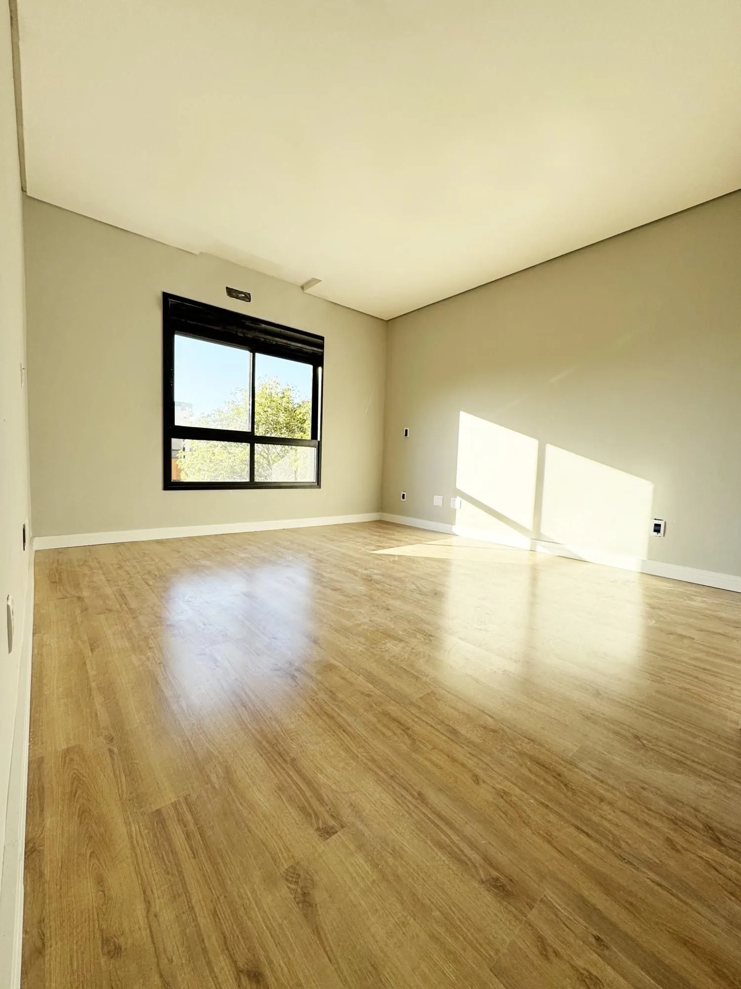Imagem SOBRADO 3 SUITES - TRISTEZA