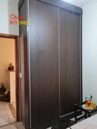 Imagem Casa à venda em Ribeirão Preto-SP: 3 quartos, 1 suíte, 2 salas, 4 banheiros, 7 vagas de garagem, 249,00 m² de área.