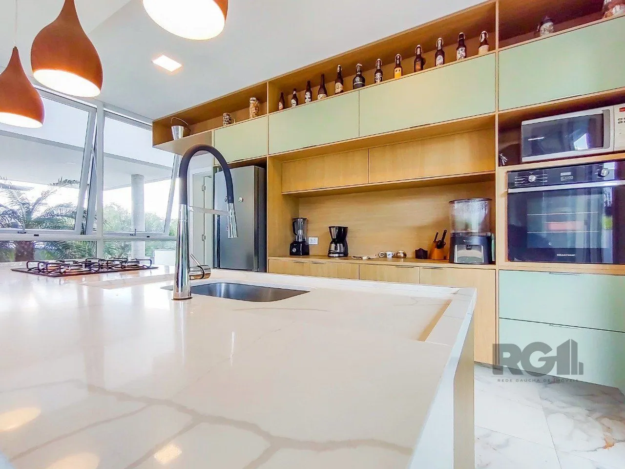 Imagem Casa com 284m² - em terreno de 566m² - Alphaville Porto Alegre