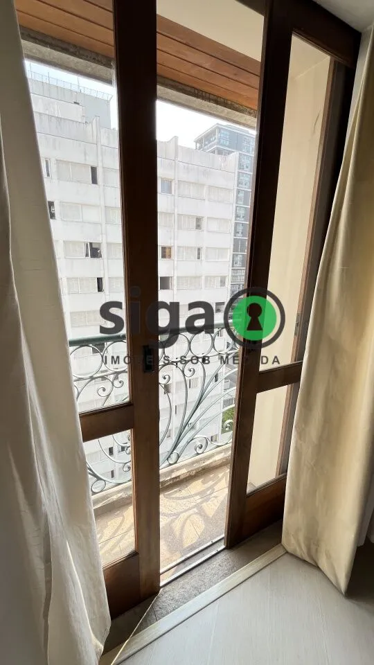Imagem Flat à venda no Jardins com vaga , reformado e mobiliado .
