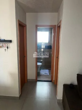 Imagem Apartamento de 2 dormitórios com móveis planejados no Condomínio Parque Austral, bairro Loteamento Reserva Ushuaia - Uberaba