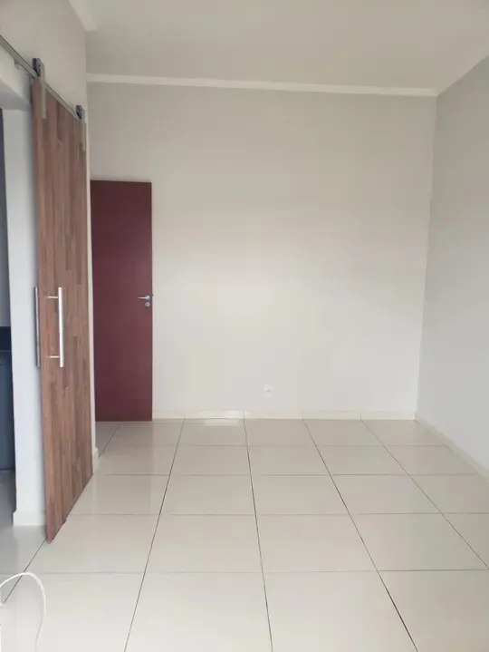 Imagem Casa em Condomínio à Venda em Sorocaba-SP, Bairro Horto Florestal: 3 Quartos, 1 Suíte, 1 Sala, 4 Banheiros, 2 Vagas, 164m².