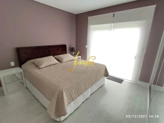 Imagem Excelente Casa no Condomínio Capão Ilhas! Estilo Contemporânea, mobiliada e decorada, composta por 03 suítes