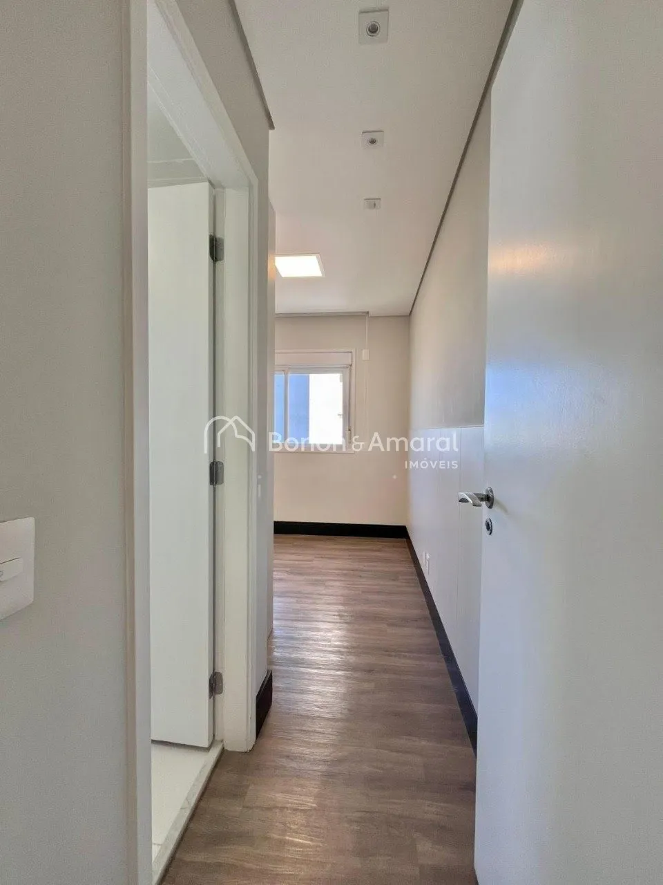 Imagem "Luxuoso Apartamento no Taquaral: Sofisticação, Conforto e Exclusividade"