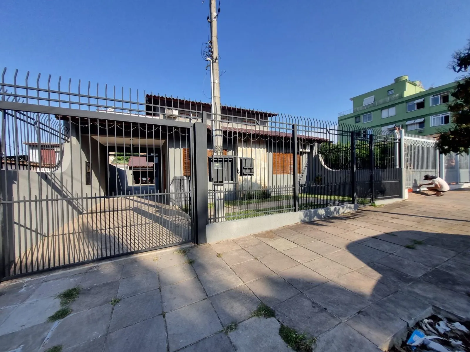 Imagem Casa para Venda - 177m², 4 dormitórios, sendo 1 suites, 2 vagas - Partenon