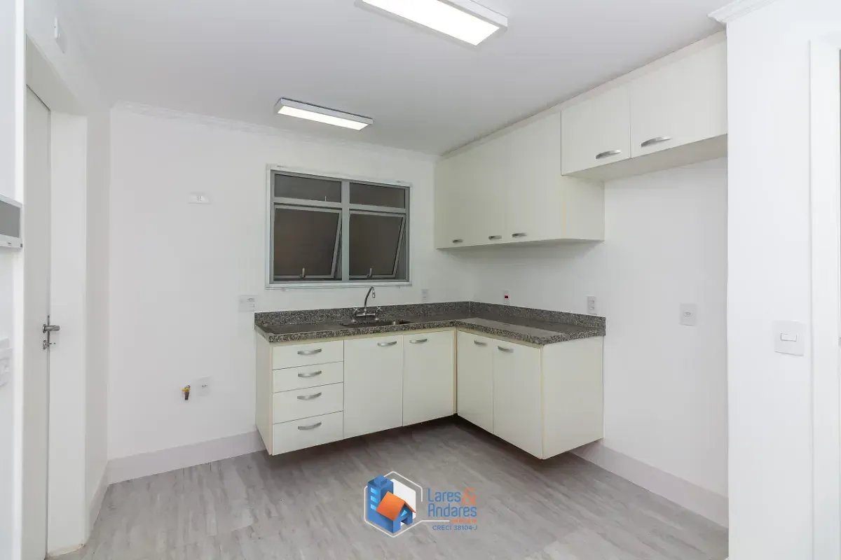 Imagem Casa no condomínio Condomínio Stephanie para venda com 4 quartos, sendo 2 suítes, 315m²