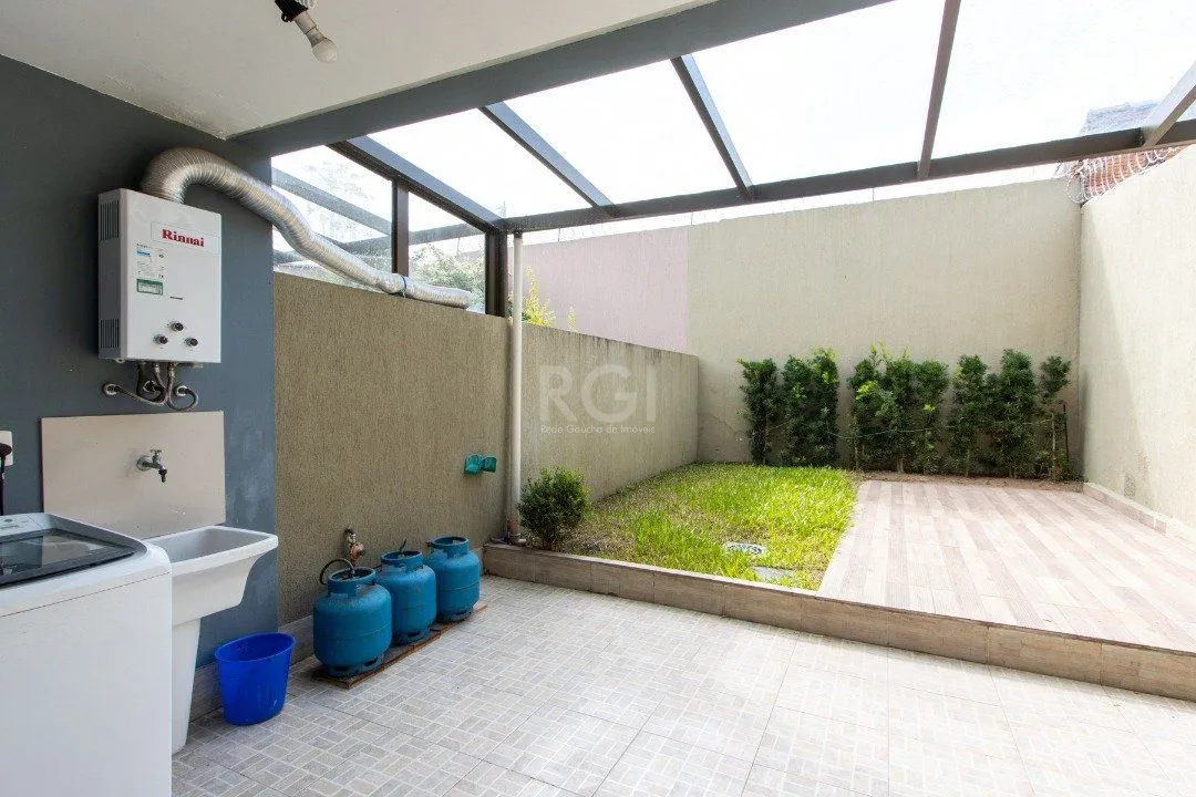 Imagem Casa para Venda - 204m², 3 dormitórios, sendo 3 suites, 2 vagas - Espirito Santo