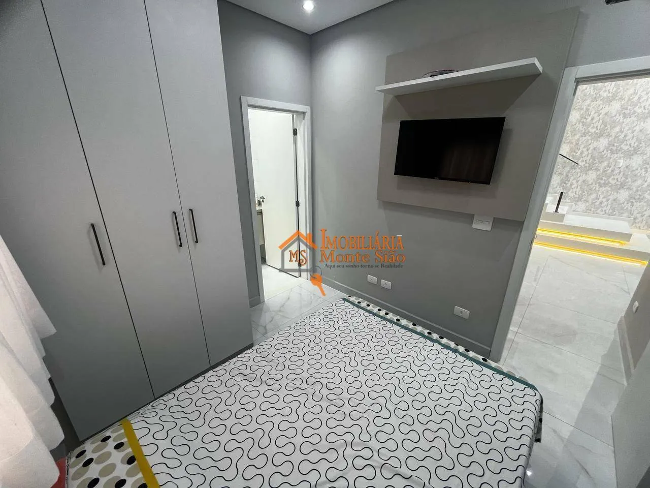 Imagem Sobrado com 4 dormitórios à venda, 210 m² por R$ 3.500.000,00 - Parque Renato Maia - Guarulhos/SP