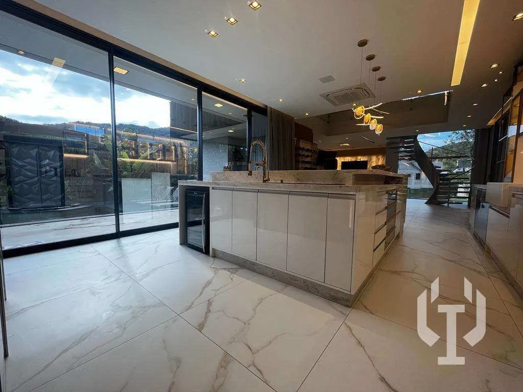 Imagem Casa de condomínio à venda, no VIVENDAS DO ATLÂNTICO, em Balneário Camboriú, Praia do Estaleiro, com 4 quartos, 650m2