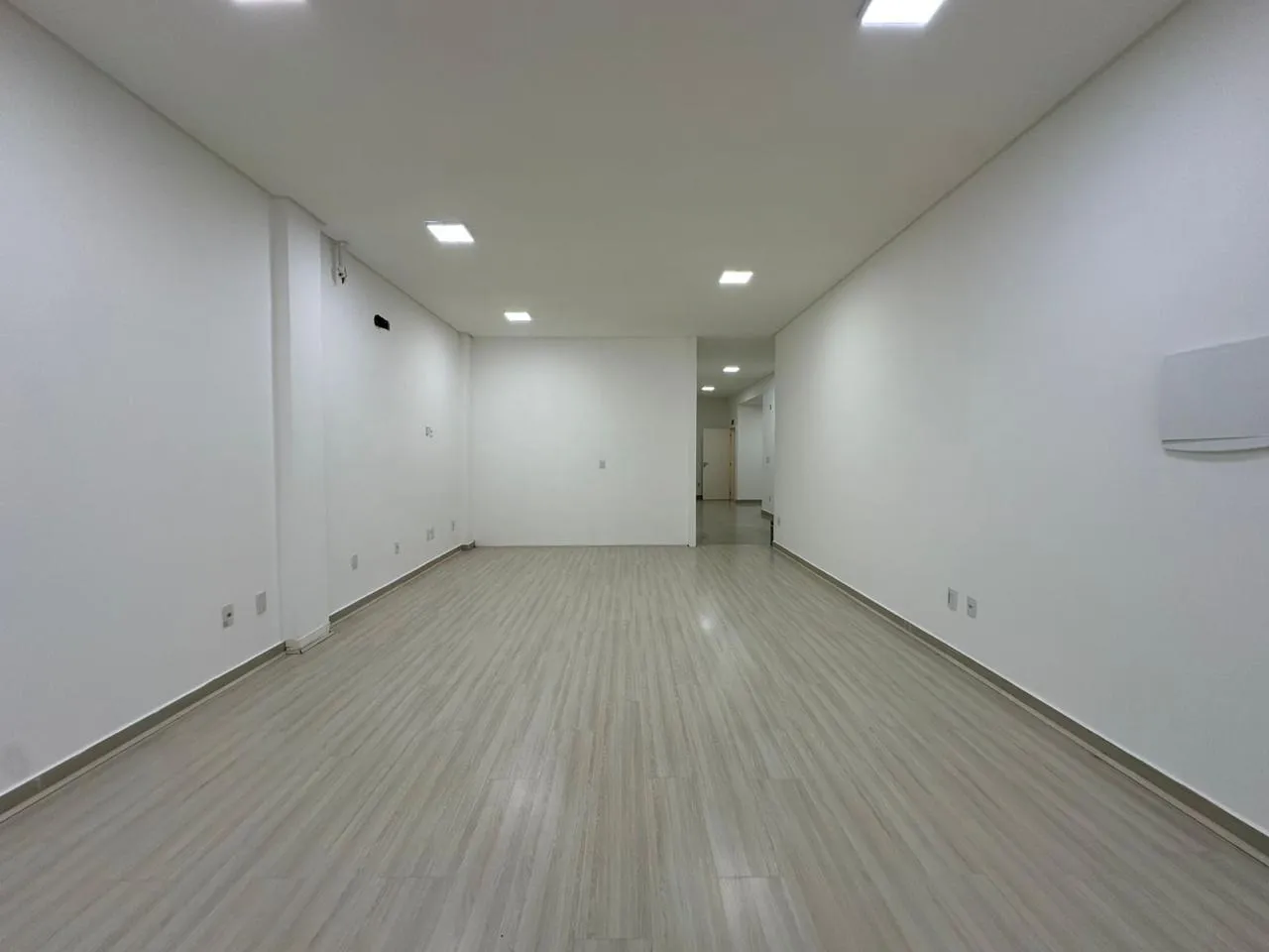 Imagem Sala Comercial à venda com 1252m2 por R$ 2.200.000,00