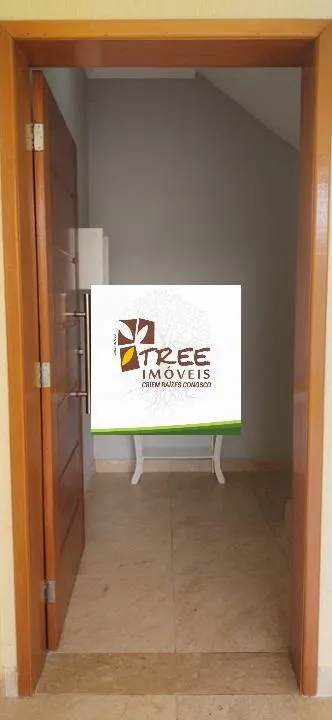 Imagem VENDA DE SOBRADO NO SCAFFID II, EM ITAQUAQUECETUBA/SP, 150m² com 2 suítes, salas amplas, cozinha planejada, quintal e 03 vagas. CONSULTE-NOS.