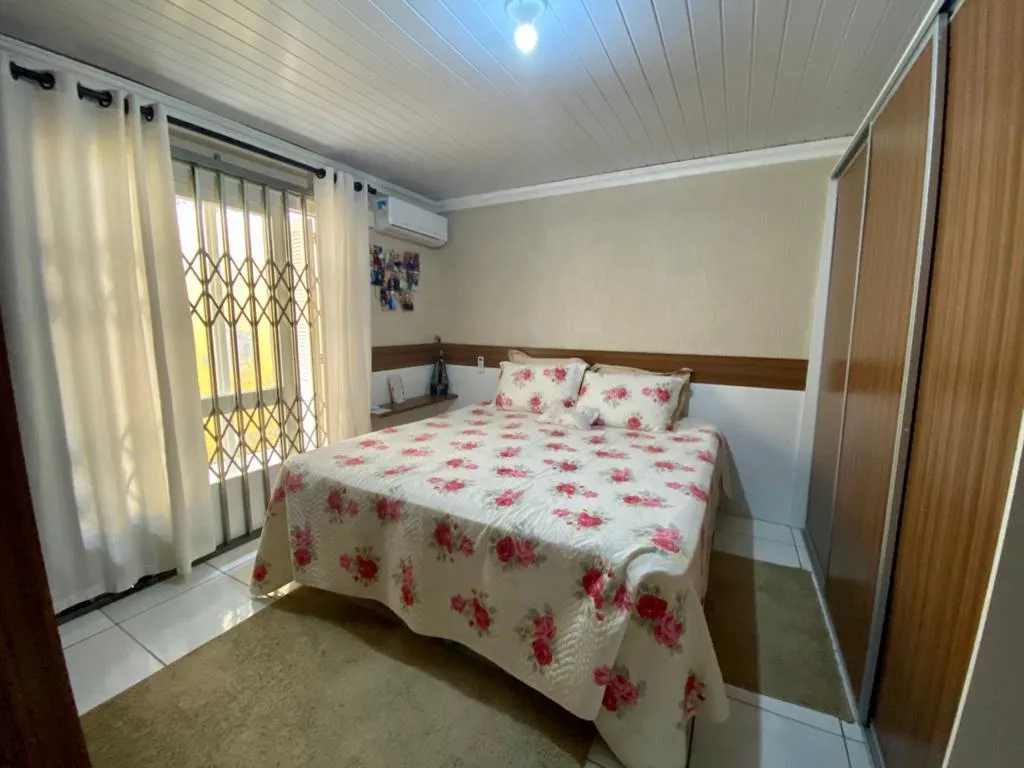 Imagem Casa 3 Dormitórios - Bairro Guara