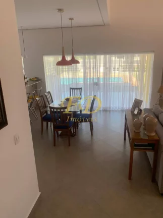 Imagem Aconchegante Casa em Condomínio Fechado.