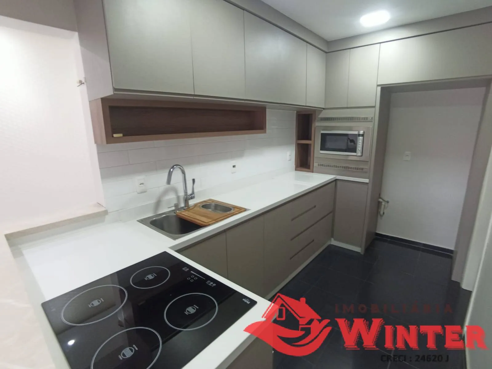 Imagem Cobertura com 4 dormítorios e 2 box de garagem!