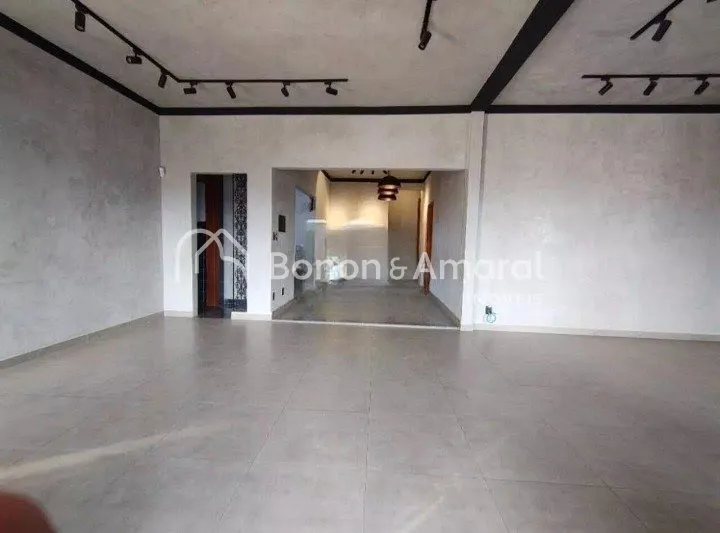 Imagem LINDA E ESPAÇOSA CASA A VENDA NO JARDIM DAS OLIVEIRAS