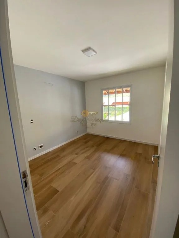 Imagem Casa em Condomínio para Venda em Petrópolis / RJ no bairro Itaipava