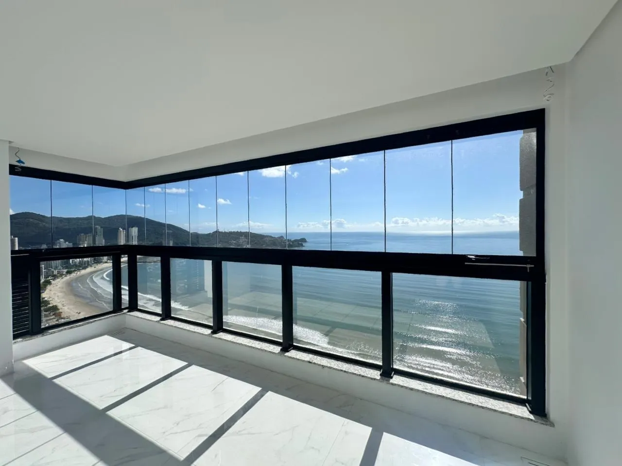 Imagem Apartamento com vista para o mar à venda com 208m2 por R$ 5.700.000,00
