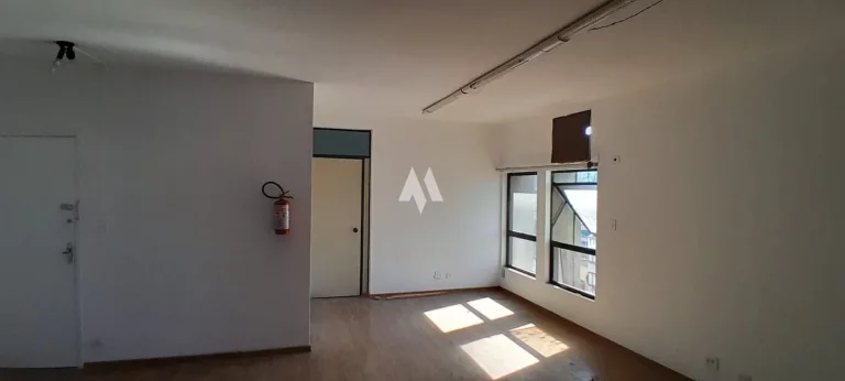 Imagem Sala Comercial em Ponto Estratégico na Ana Costa na Vila Mathias