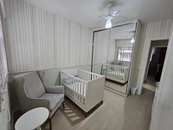 Imagem Apartamento Reformado de 2 Quartos na Quadra da Praia, ao lado Shopping Praiamar
