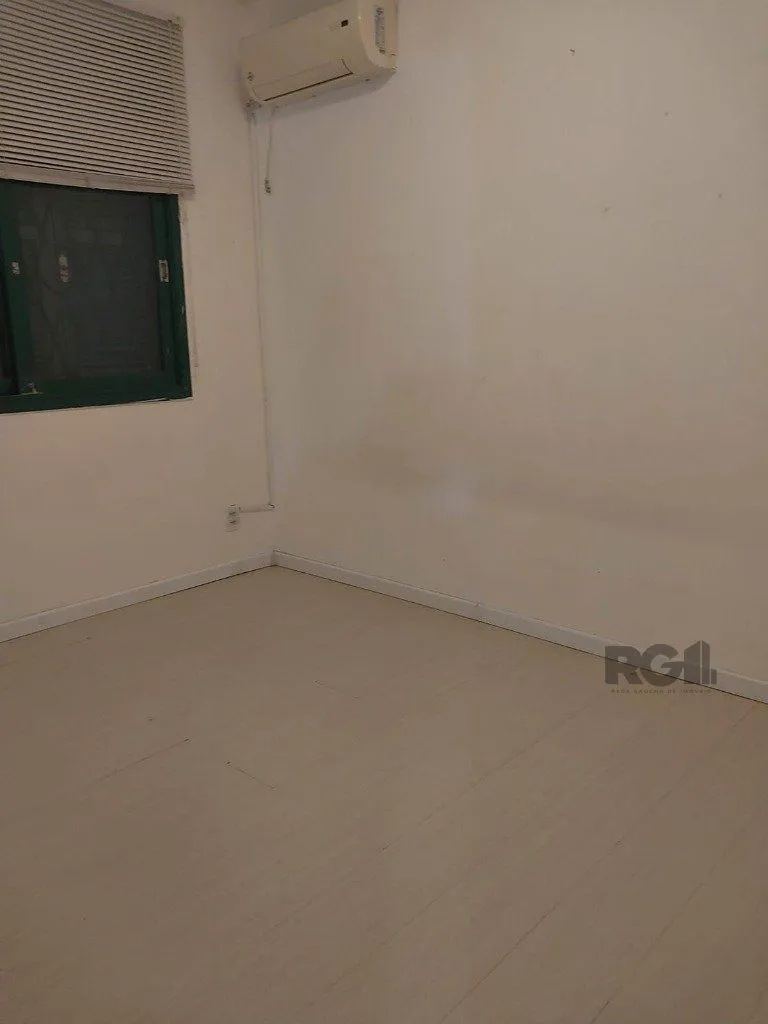 Imagem Vende-se apartamento 2 dorm com vaga, sacada com churrasqueira - 64m² - Partenon