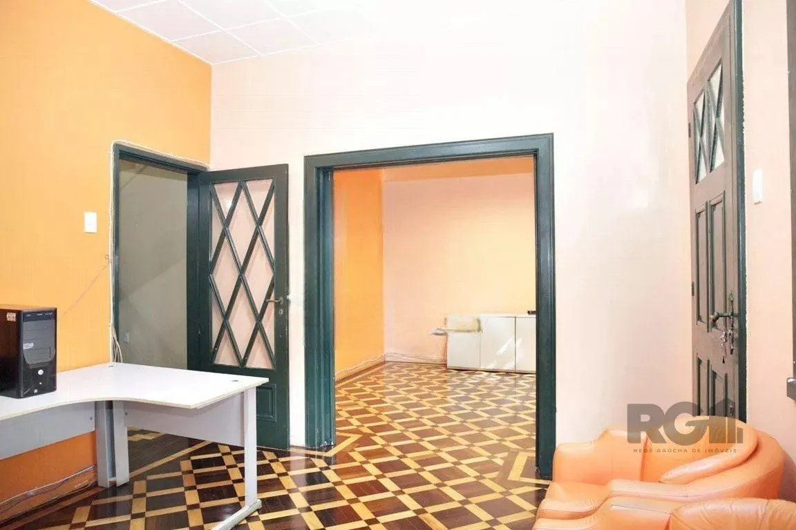 Imagem Casa 04 dormitórios, 01suíte, locação,234m² privativos, Petrópolis/Porto Alegre