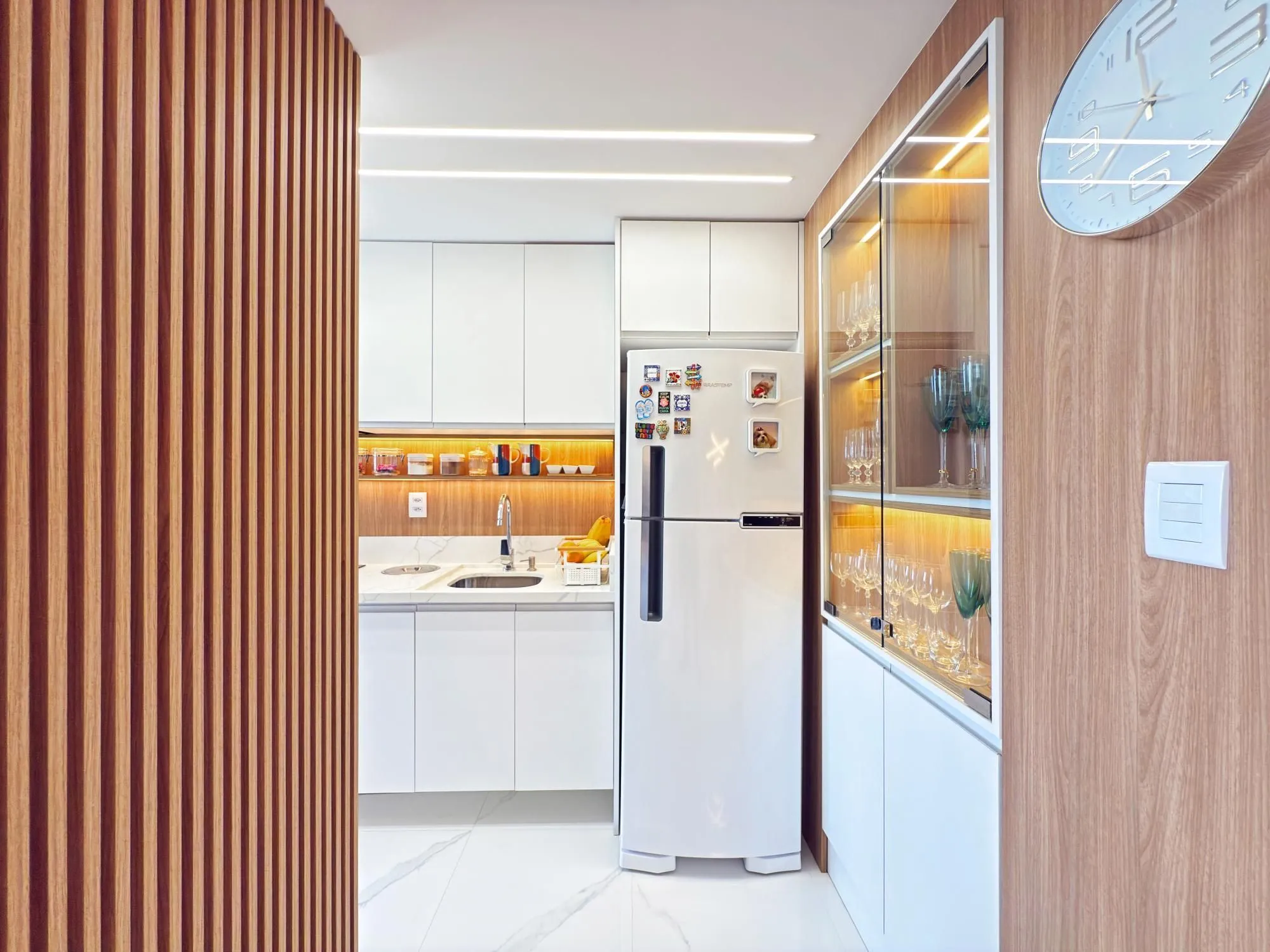 Imagem Belíssimo apartamento mobiliado e decorado 2 dorm 2 vagas c/piscina