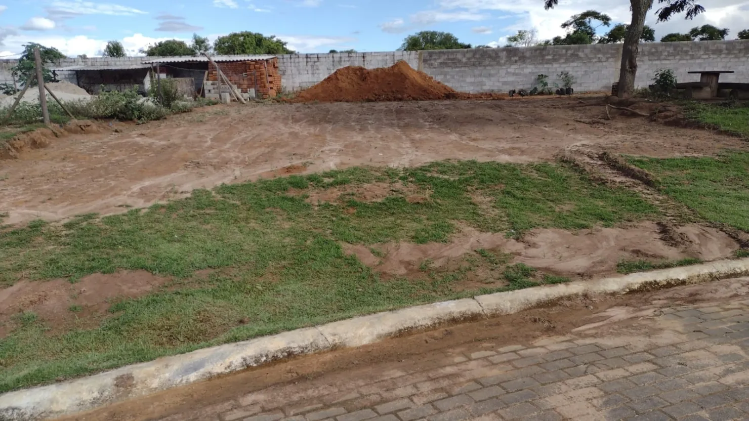 Foto do imóvel Terreno à venda 386M², Abaete, Taubaté - SP | Condomínio Lilian Schneider