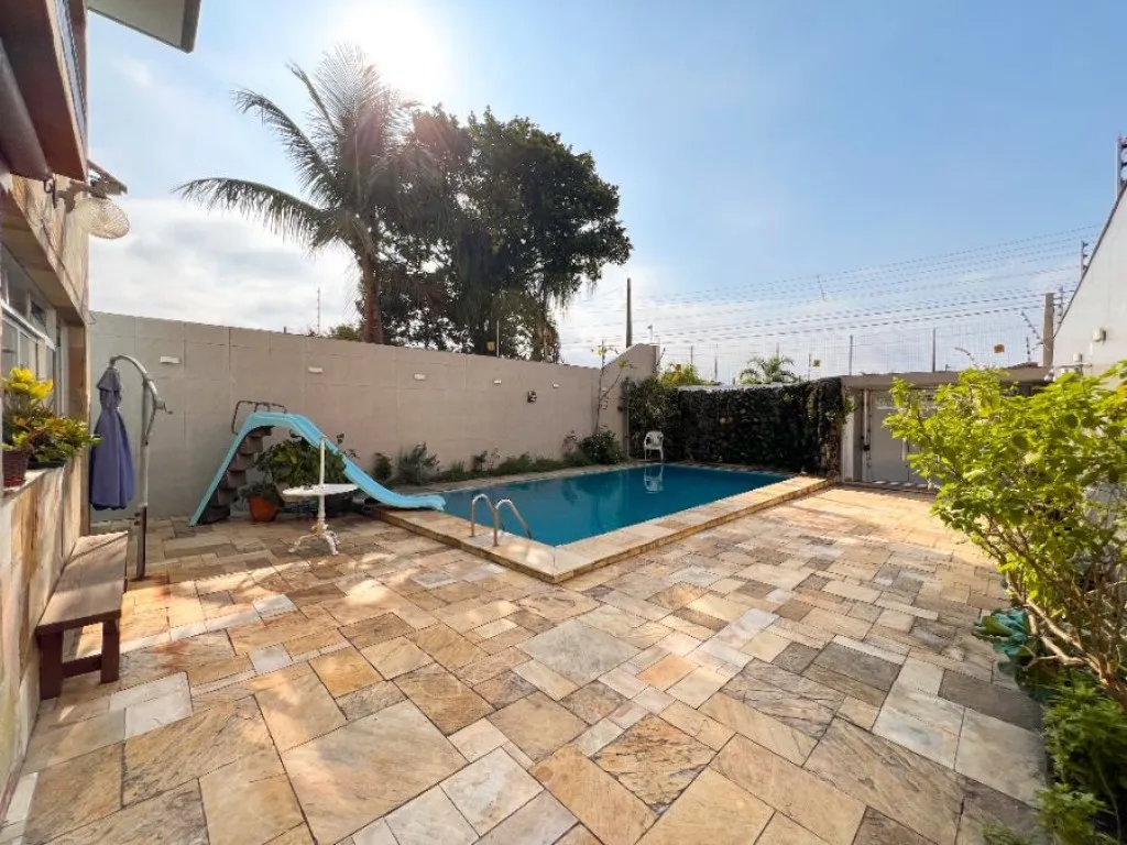 Imagem CASA COM 254,00 m² - CAIÇARA - PRAIA GRANDE SP