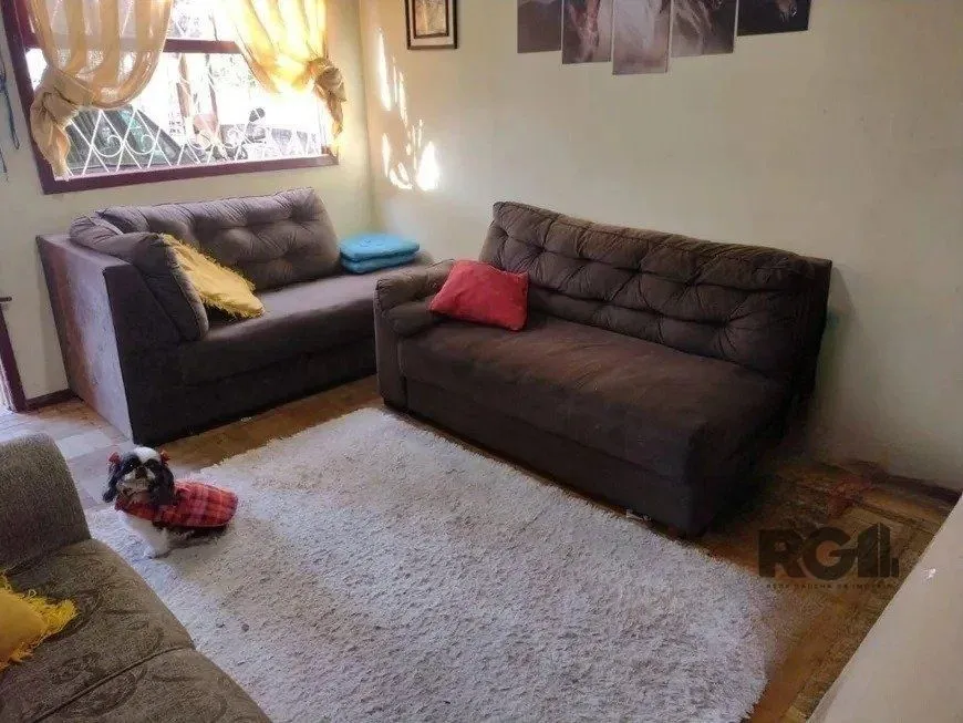 Imagem Casa de 2 dormitórios no bairro Cavalhada