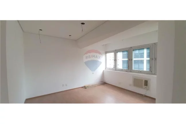 Imagem Sala comercial com 57,35m² e uma vaga no Itaim Bibi