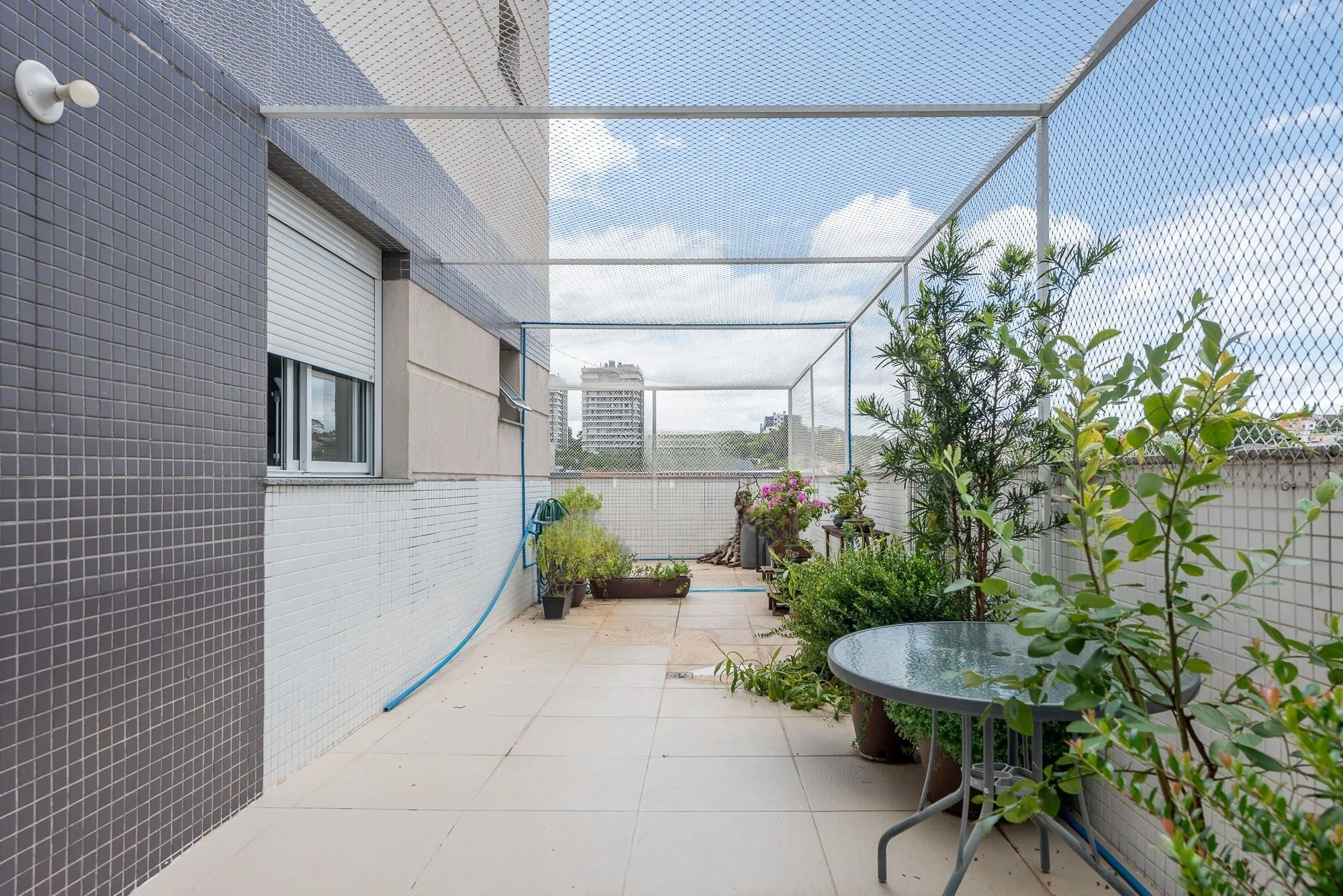 Imagem Apartamento Garden mobiliado, com 180 m² privativos, no bairro Chácara das Pedras