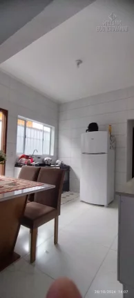Imagem Casa Geminada à Venda - Maracanã | Praia Grande | 300m da Praia | R$ 450.000
