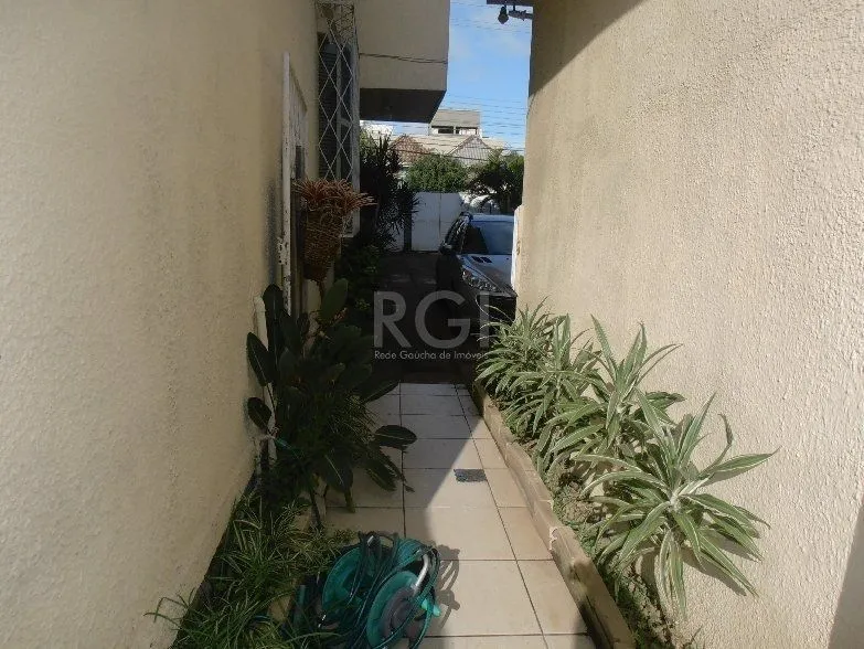 Imagem Casa para Venda - 159m², 3 dormitórios, 3 vagas - Menino Deus