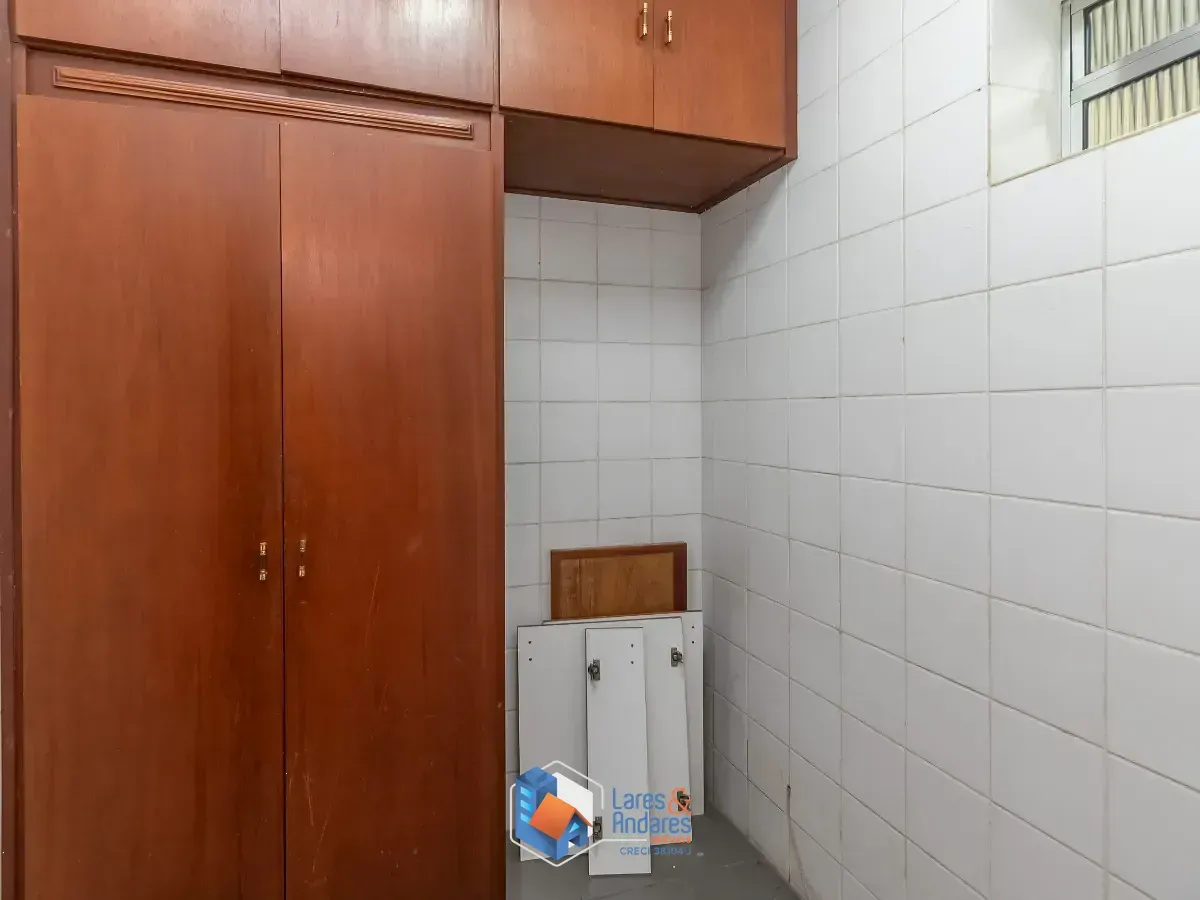 Imagem Casa no condomínio Villa Das Flores para venda com 3 quartos, sendo 3 suítes, 468m²