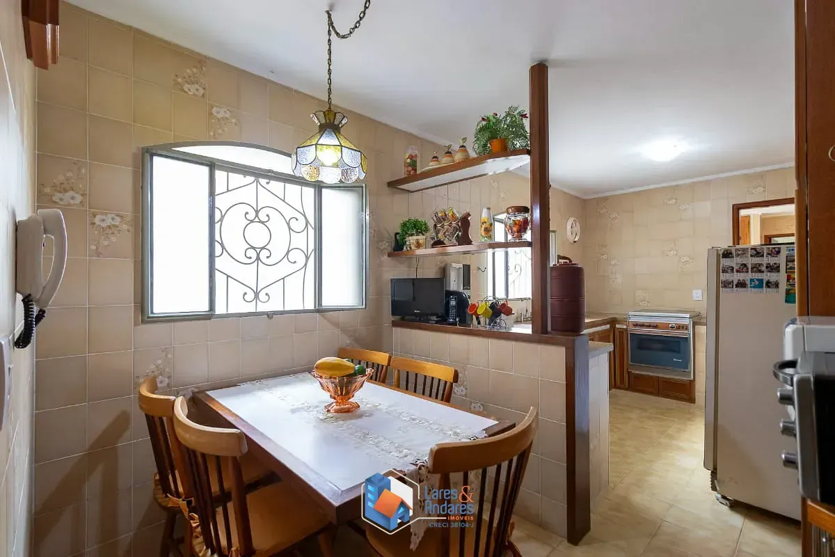 Imagem Casa para venda em Mirandópolis com 3 quartos, sendo 3 suítes, 284m²
